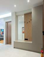 Stylish 2BR flat near hospital & metro
