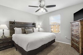 Tranquil Getaway For 8