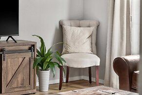 Tranquil Getaway For 8