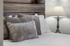 Tranquil Getaway For 8