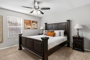 Tranquil Getaway For 8