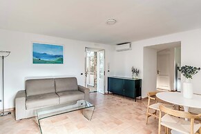 Giulia 3 Villa Apartment Shared Pool Sea Views