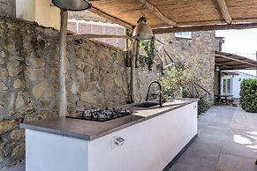 Giulia 3 Villa Apartment Shared Pool Sea Views