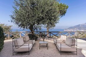 Giulia 3 Villa Apartment Shared Pool Sea Views