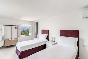 Giulia 2 Villa Apartment Shared Pool Sea Views