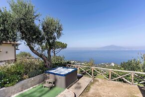Giulia 2 Villa Apartment Shared Pool Sea Views