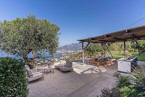 Giulia 2 Villa Apartment Shared Pool Sea Views