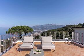 Giulia 2 Villa Apartment Shared Pool Sea Views