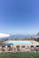 Giulia 2 Villa Apartment Shared Pool Sea Views