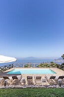 Giulia 1 Villa Apartment Shared Pool Sea Views