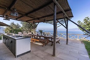 Giulia 1 Villa Apartment Shared Pool Sea Views