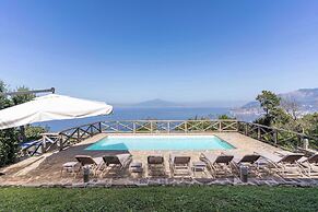 Giulia 1 Villa Apartment Shared Pool Sea Views