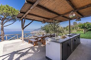 Giulia 1 Villa Apartment Shared Pool Sea Views