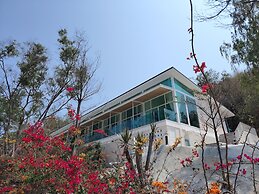 Ta Yai Beach Resort