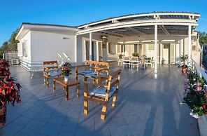La Perla Blu - De Vivo Realty