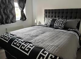 Spacious Comfortable Central Derby 2-bed Apartment
