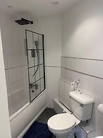 Spacious Comfortable Central Derby 2-bed Apartment