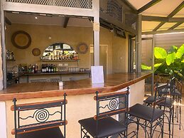 Victoria Falls Oasis Hotel