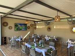 Victoria Falls Oasis Hotel