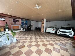 Hotel Shiv Palace
