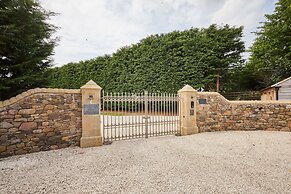 Host Stay Glenridge House Retreat