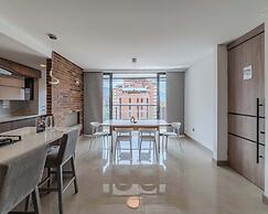 w Elegant 3BR w Outdoor Balcony