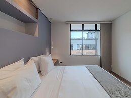 w Elegant 3BR w Outdoor Balcony