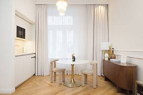 RAFAEL KAISER - Signature Apartments