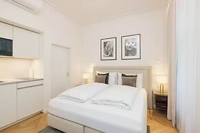 RAFAEL KAISER - Signature Apartments