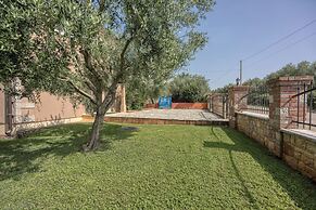 Villa Kristina With Pool