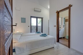 Villa Kristina With Pool