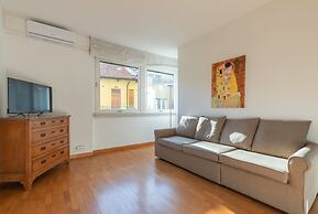 Welcoming Flats by Lake Como