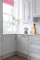 Coleherne Road III by Onefinestay