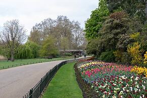 Spring Gardens by Onefinestay