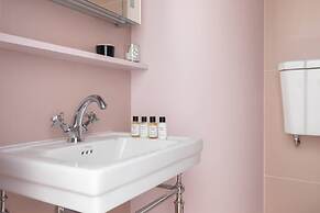 Spring Gardens by Onefinestay