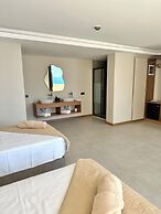 Lyxos Hotel