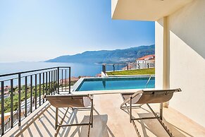 Lyxos Hotel