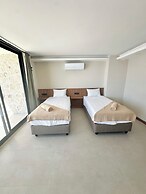 Lyxos Hotel
