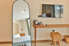 Lyxos Hotel