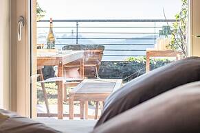 Aurora Apartment in Como
