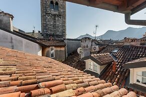 Domus in Como in Como
