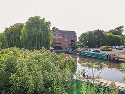 The Canalside Cottage