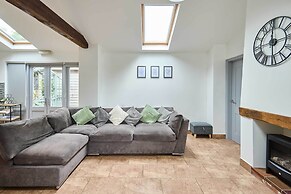 Host Stay Kestrel Cottage