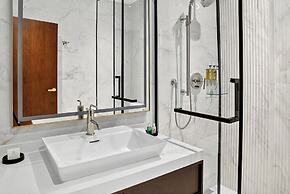 Jewelz By King's Hotel