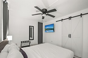 Private Pool Near the Beach Pet Friendly