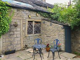 Cottage Round T'corner