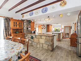 Marshill Farm House