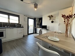 Apartment in Le Mans With Private Parking
