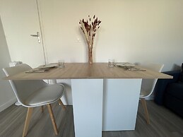Apartment in Le Mans With Private Parking