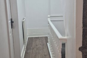 Lodge - Sleeps 10 & Free Parking